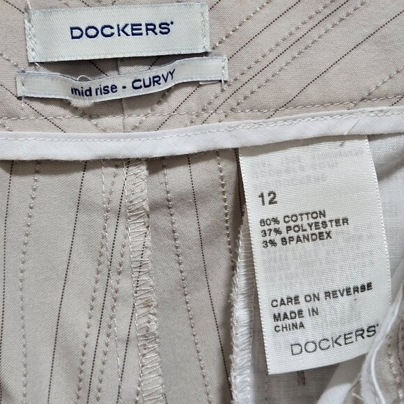 Clothes~Women's DOCKERS~ Sz 12 Mid Rise, Curvy Striped Capris Pants w/Belt. EUC! - Picture 3 of 8